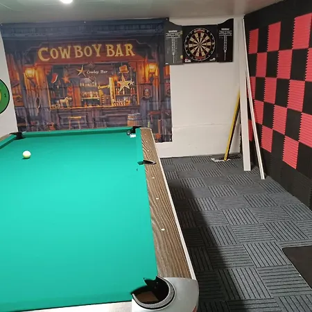 Countryside Next To Center 招待所 3*