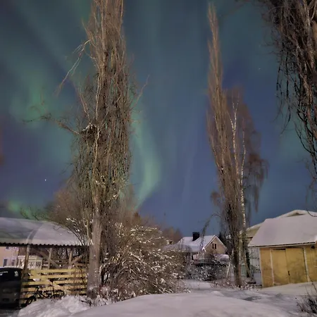 Countryside Next To Center 招待所 3*