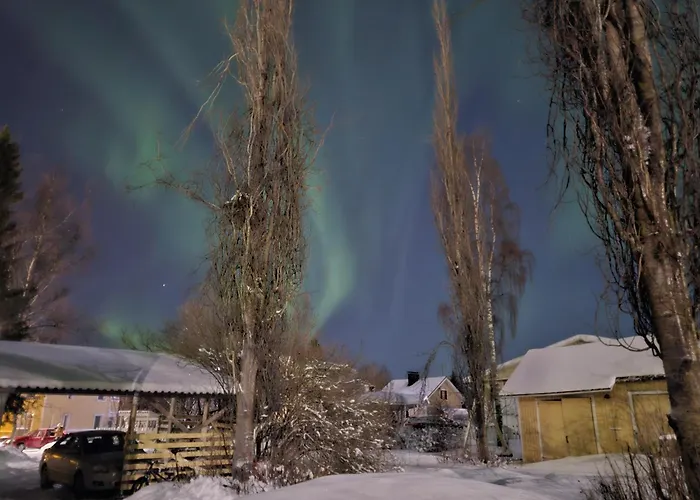 Countryside Next To Center 招待所 3*